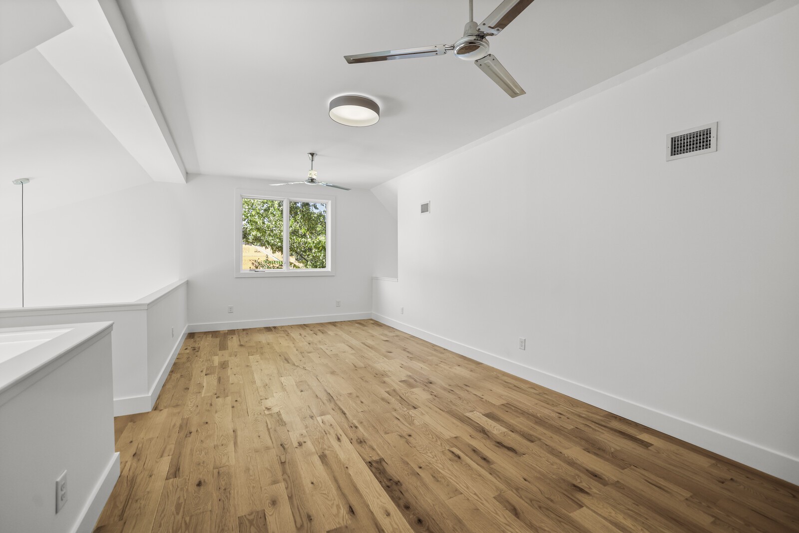 810 Clayton Ave