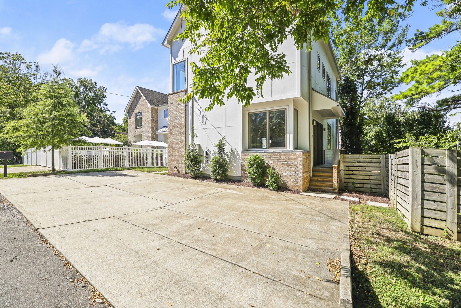 810 Clayton Ave