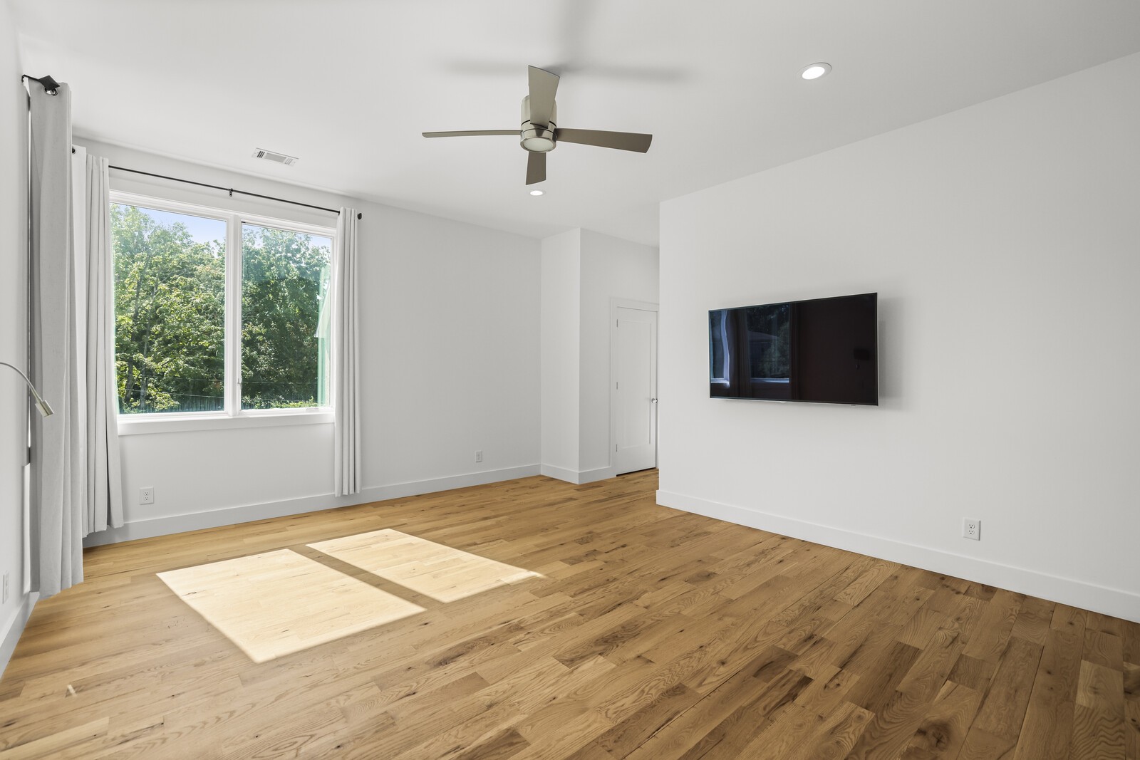 810 Clayton Ave