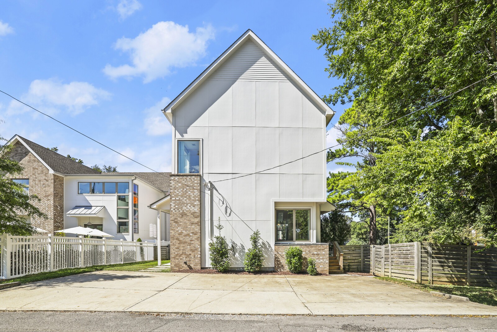 810 Clayton Ave