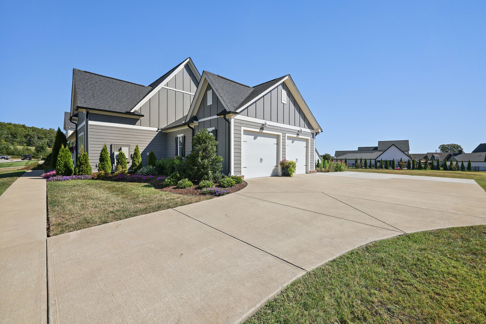6830 Chatterton Dr