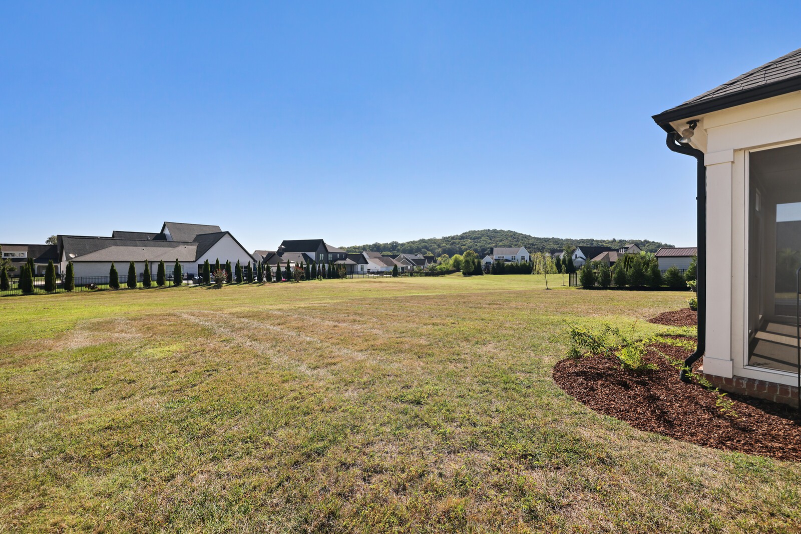 6830 Chatterton Dr