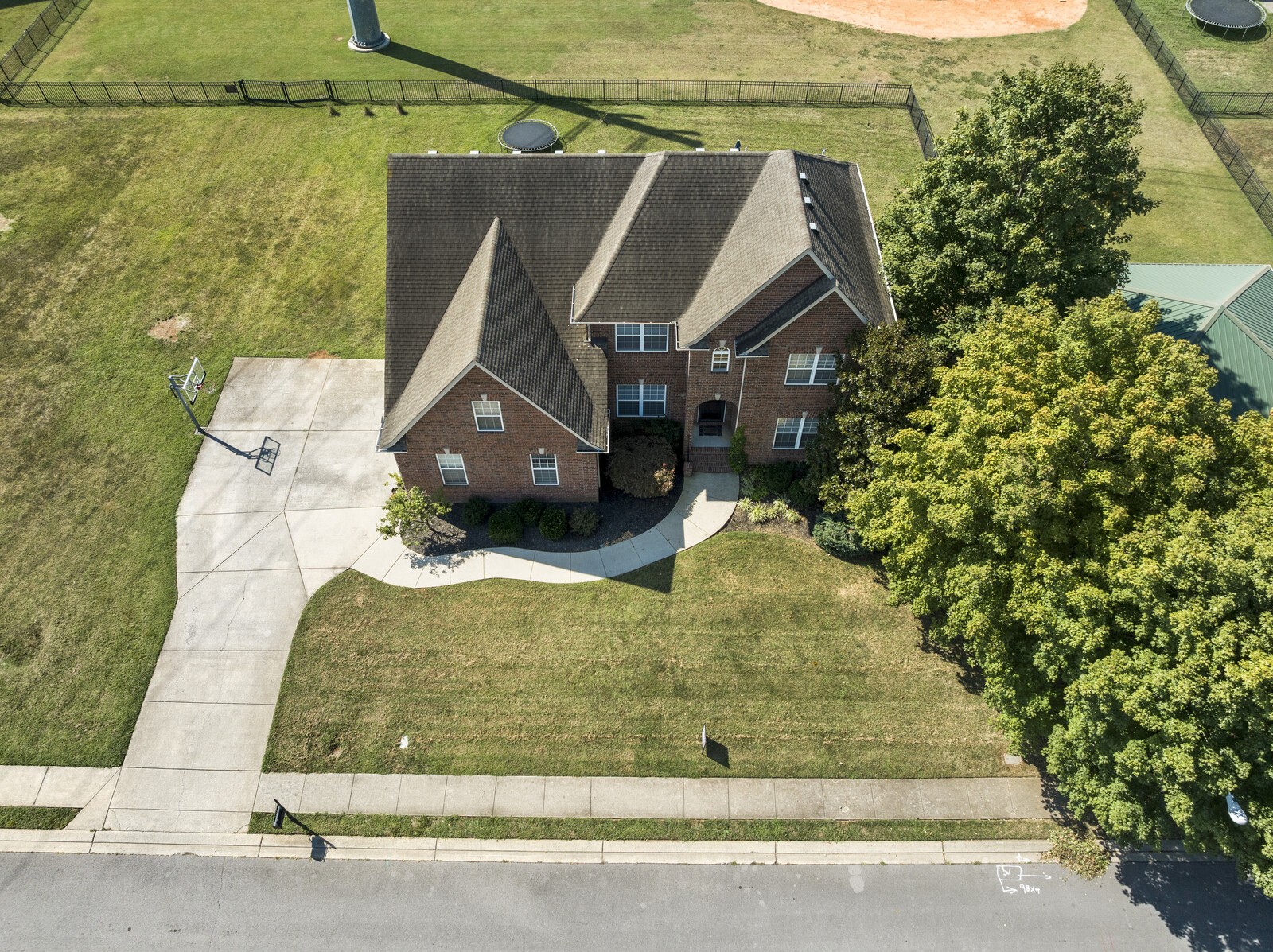 3411 Geneva Dr