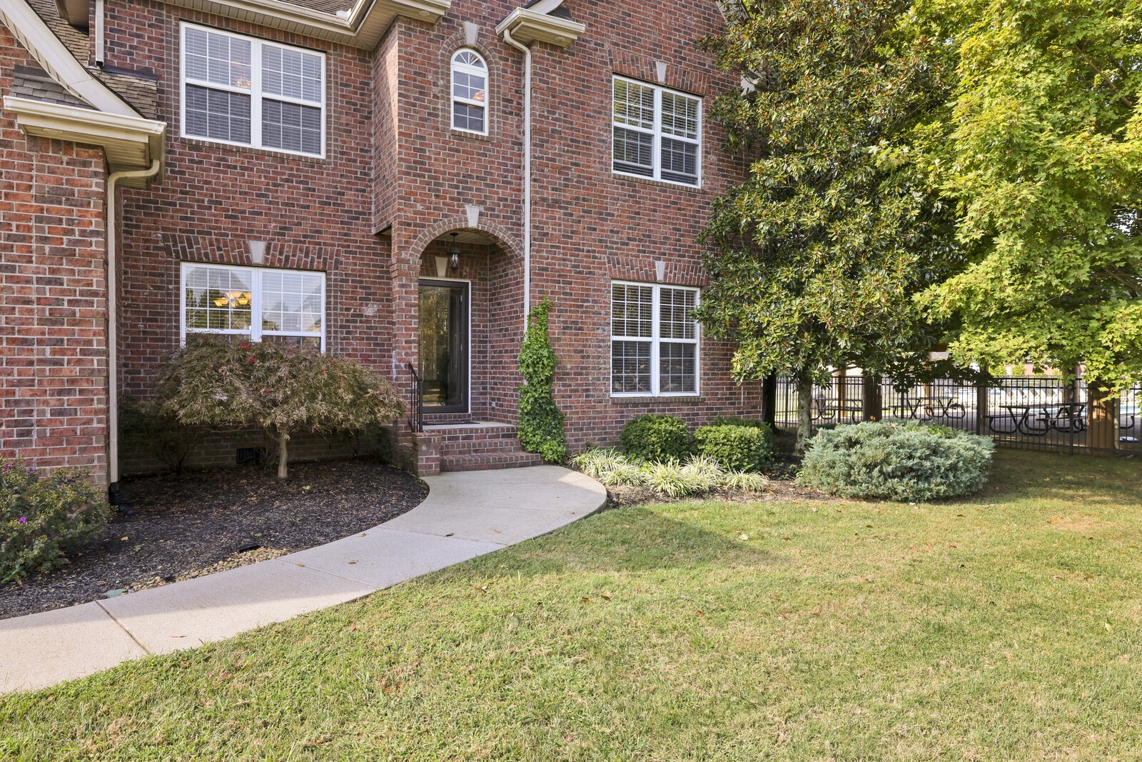 3411 Geneva Dr