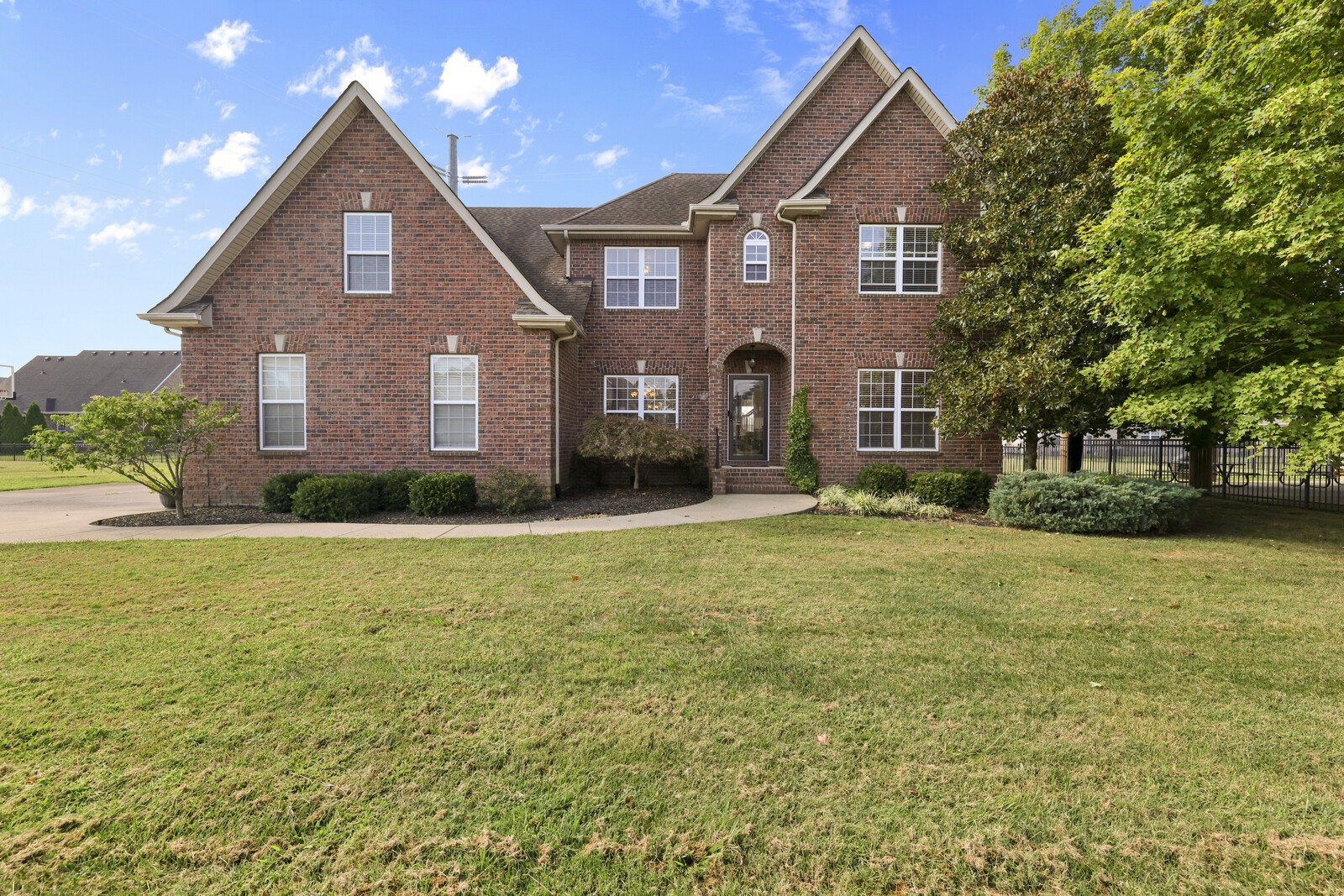 3411 Geneva Dr