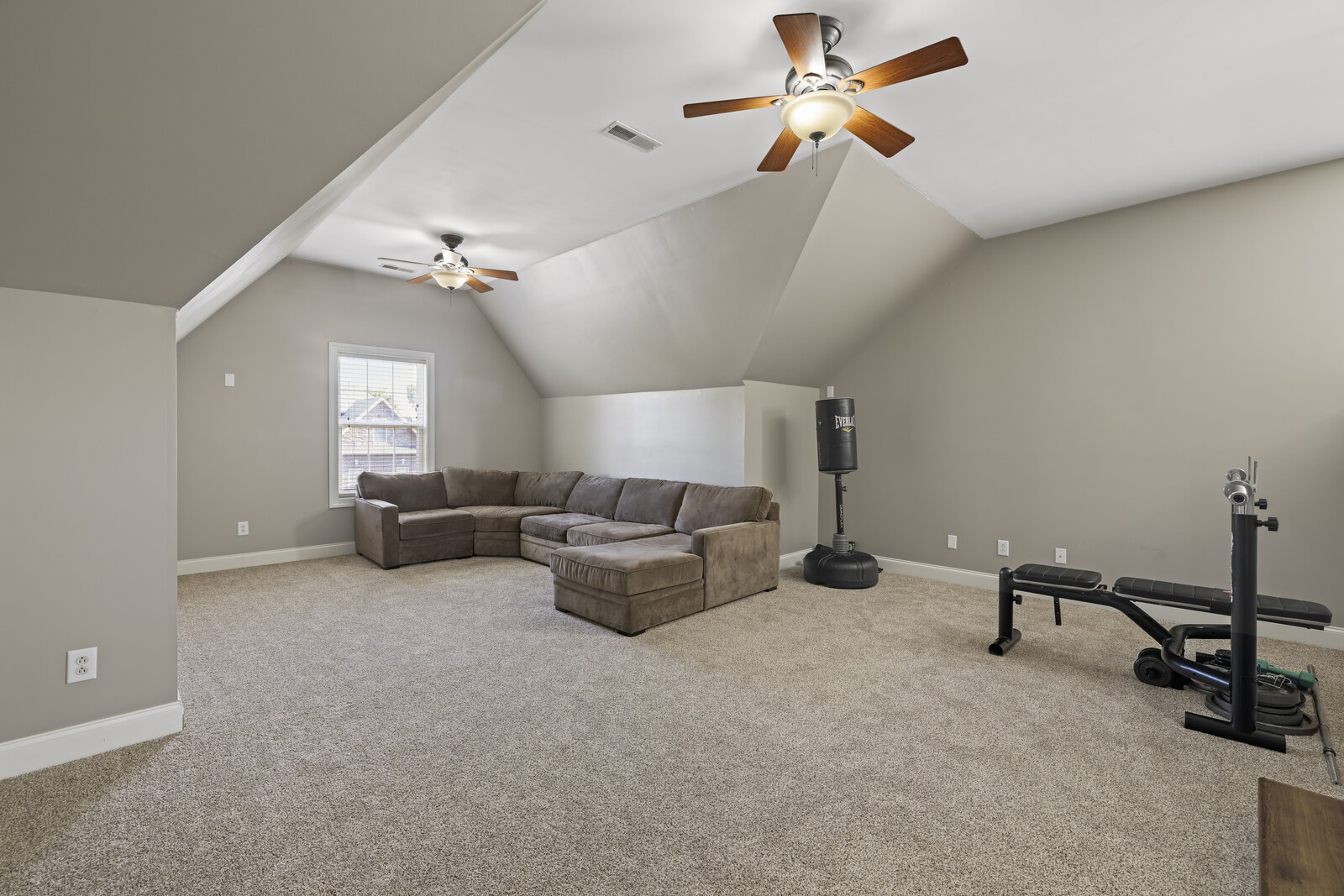 3411 Geneva Dr