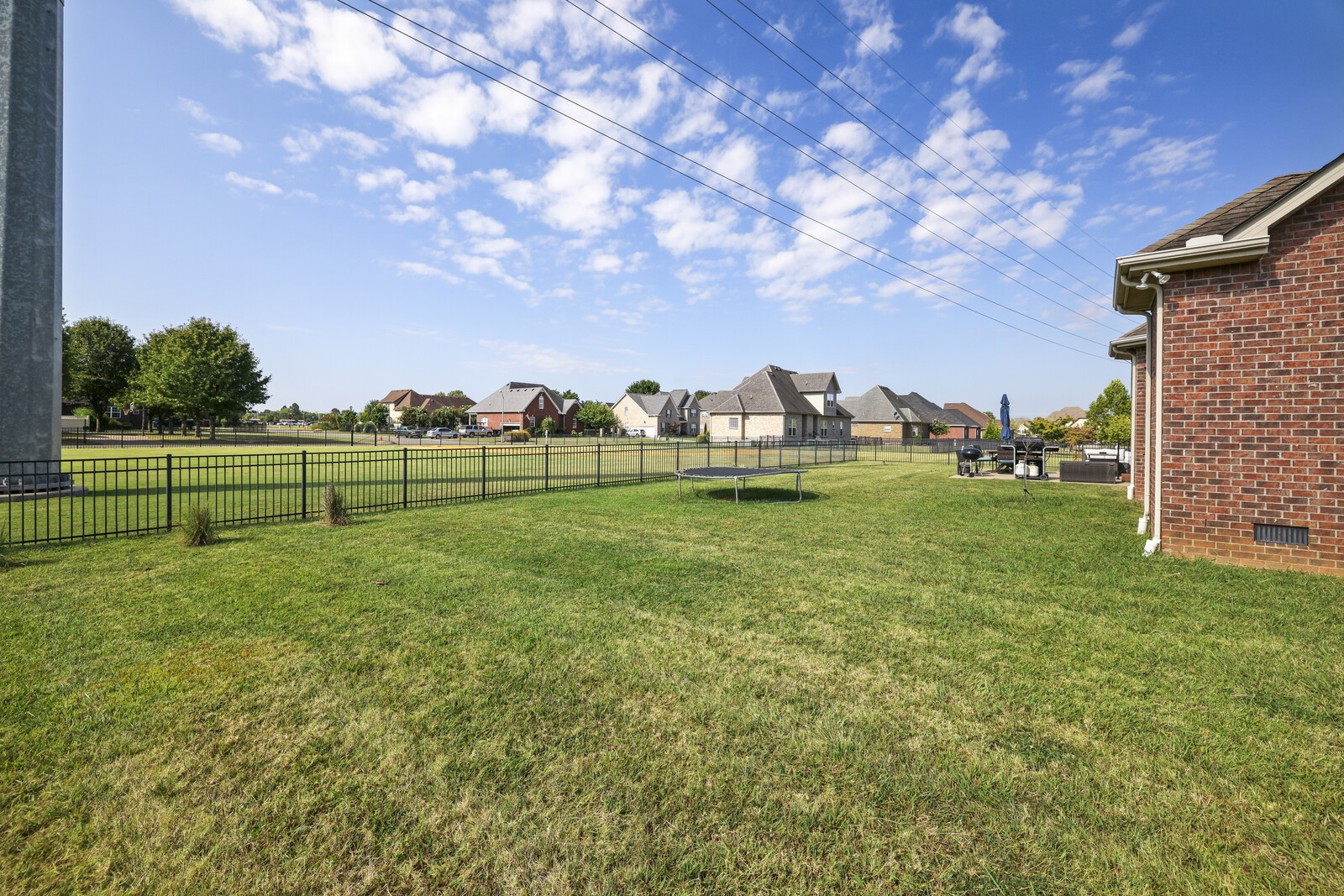 3411 Geneva Dr