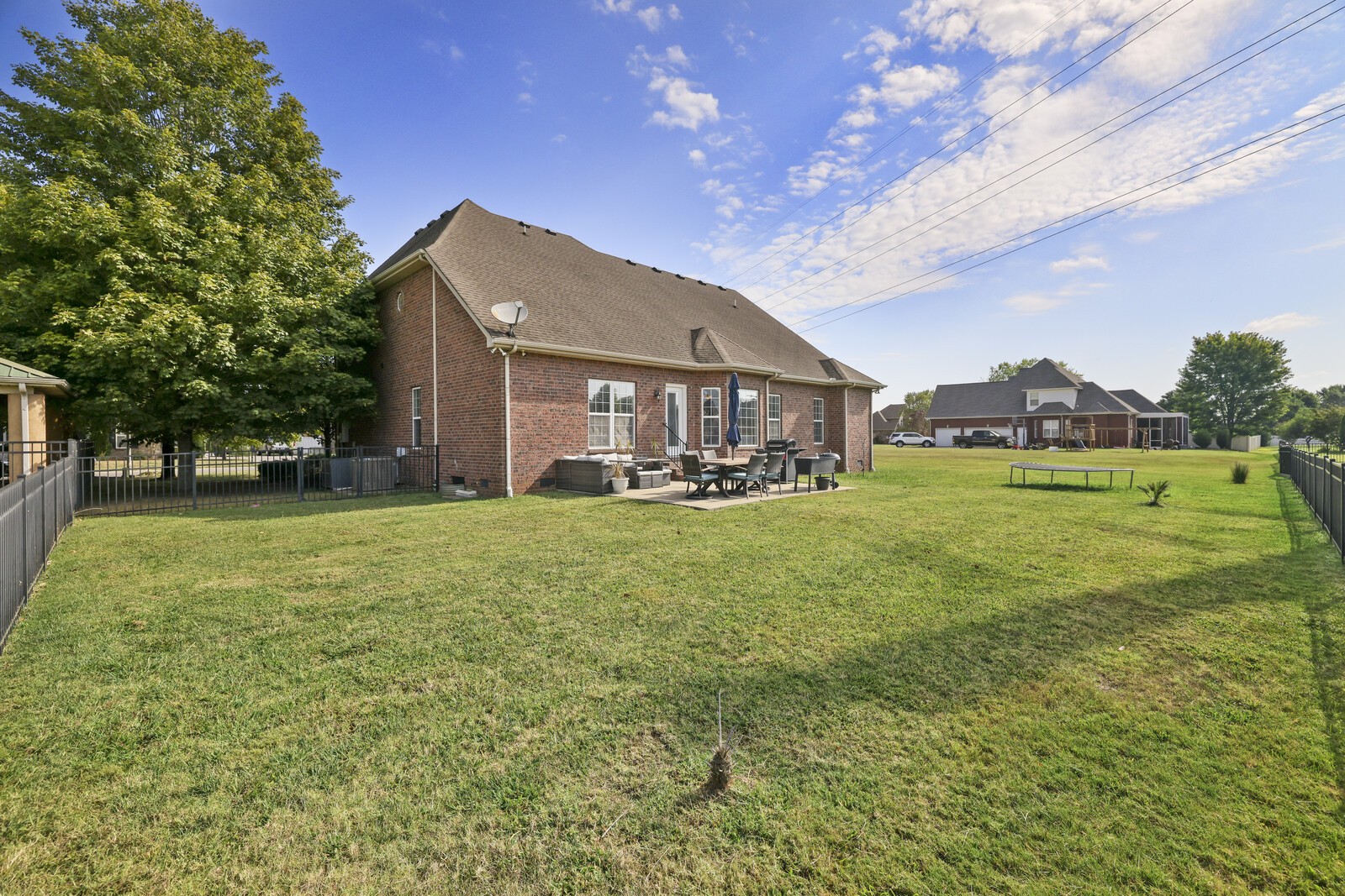 3411 Geneva Dr