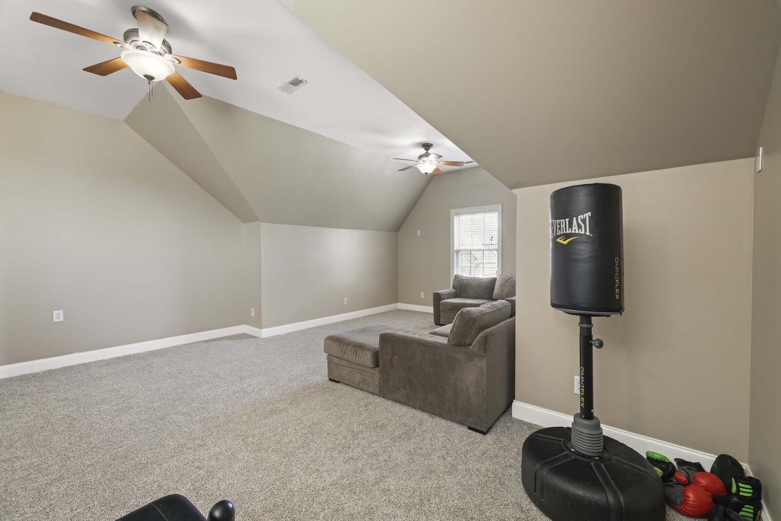 3411 Geneva Dr