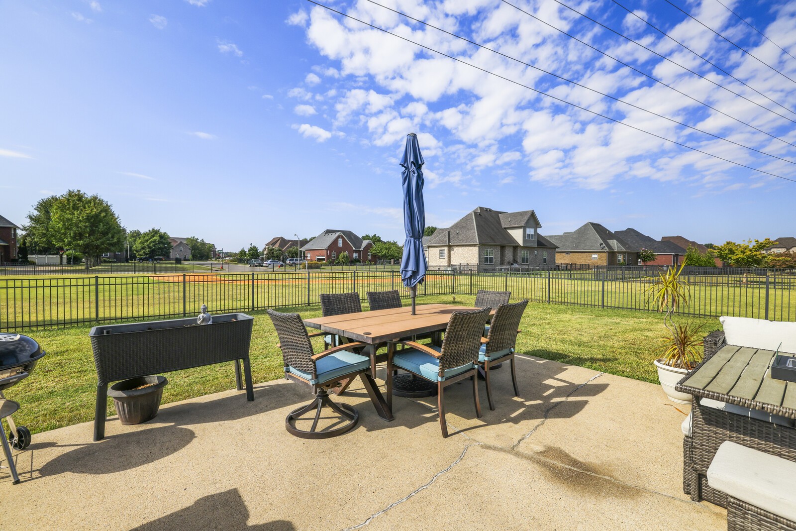 3411 Geneva Dr