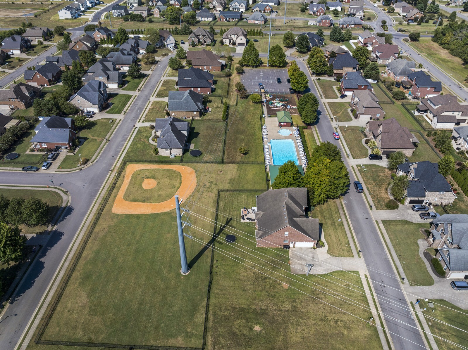 3411 Geneva Dr