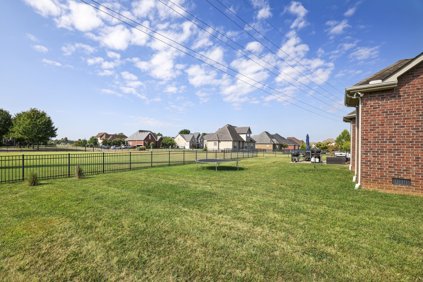3411 Geneva Dr