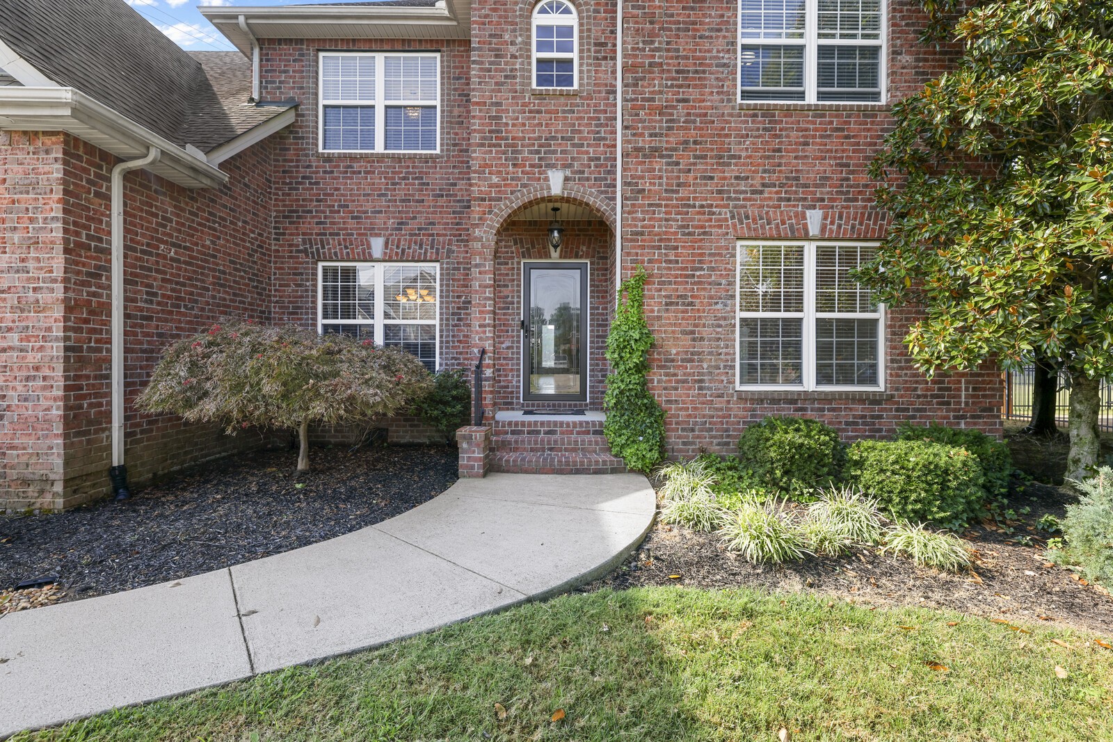 3411 Geneva Dr