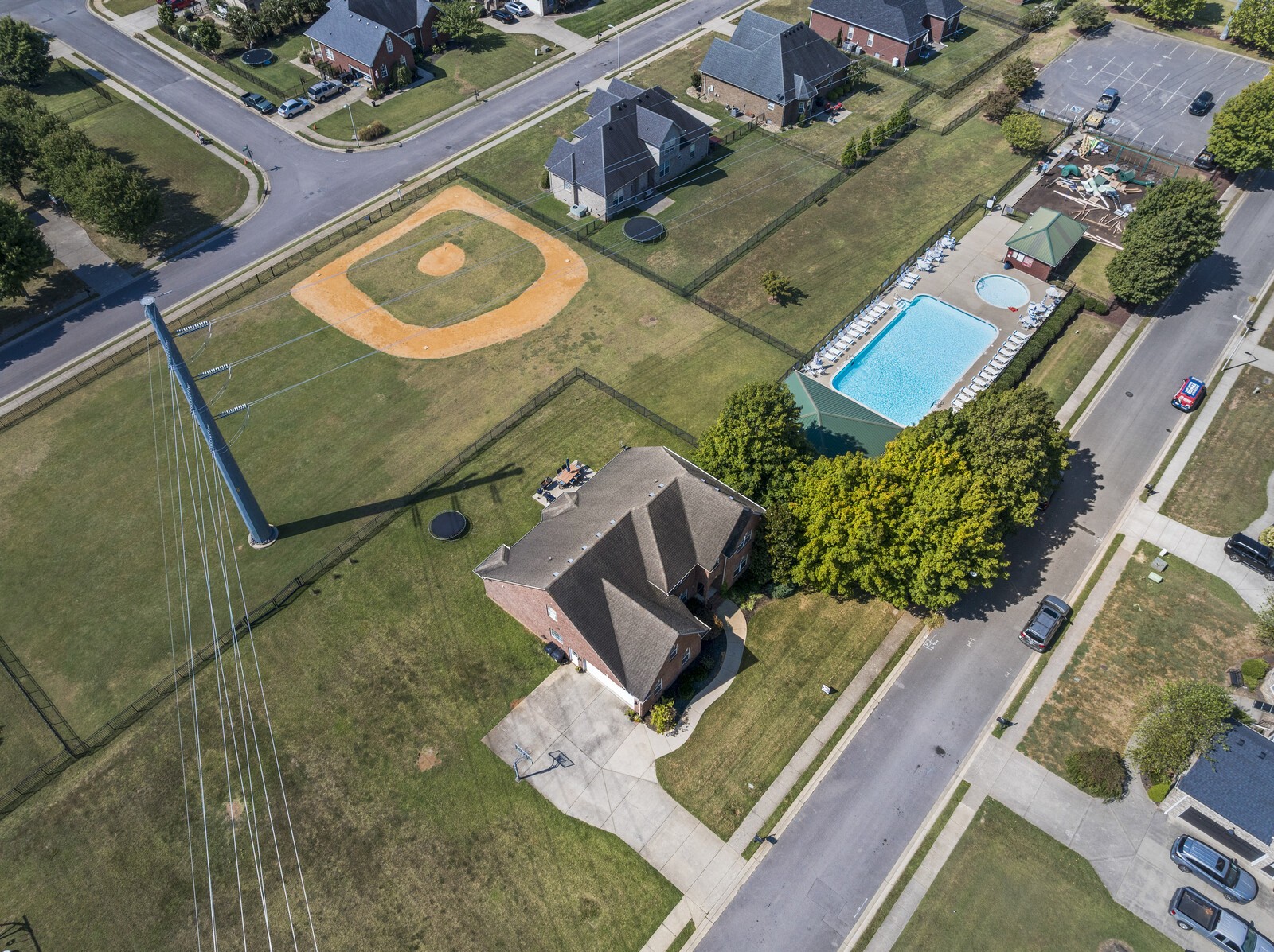 3411 Geneva Dr