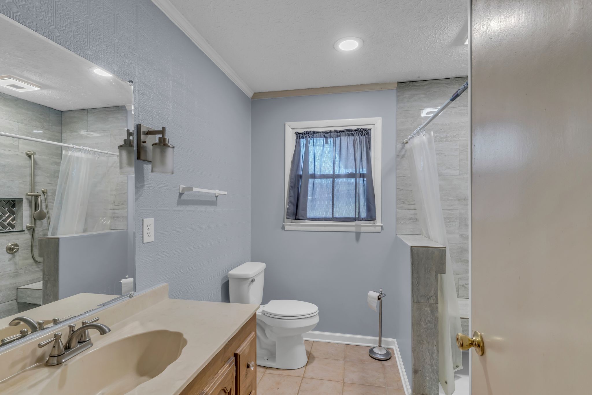 227 Hale Ave