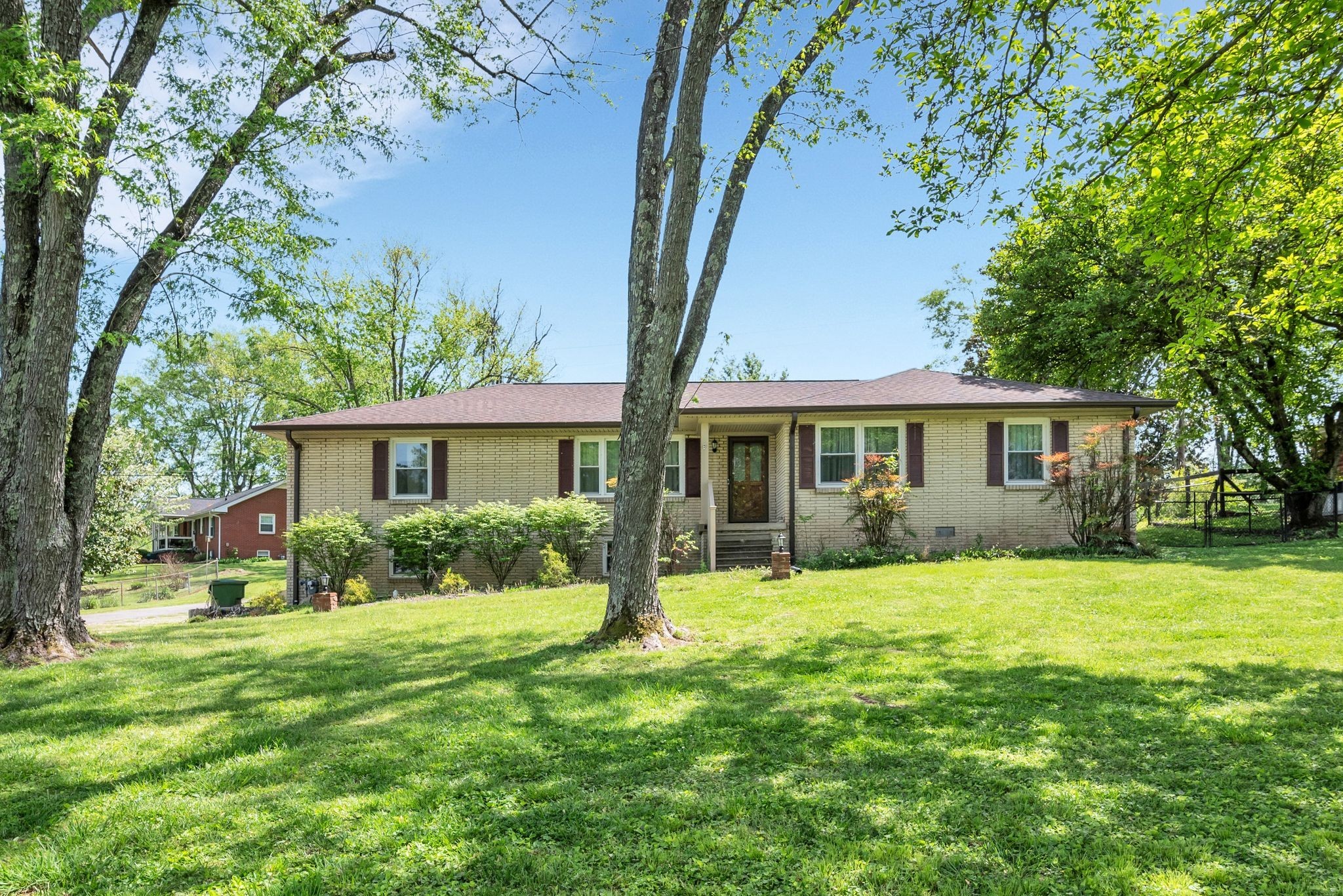 227 Hale Ave