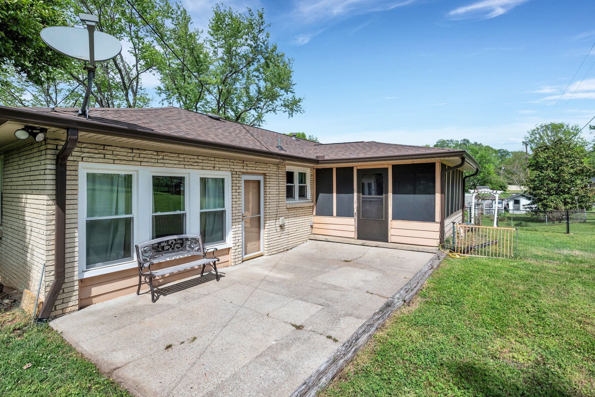 227 Hale Ave