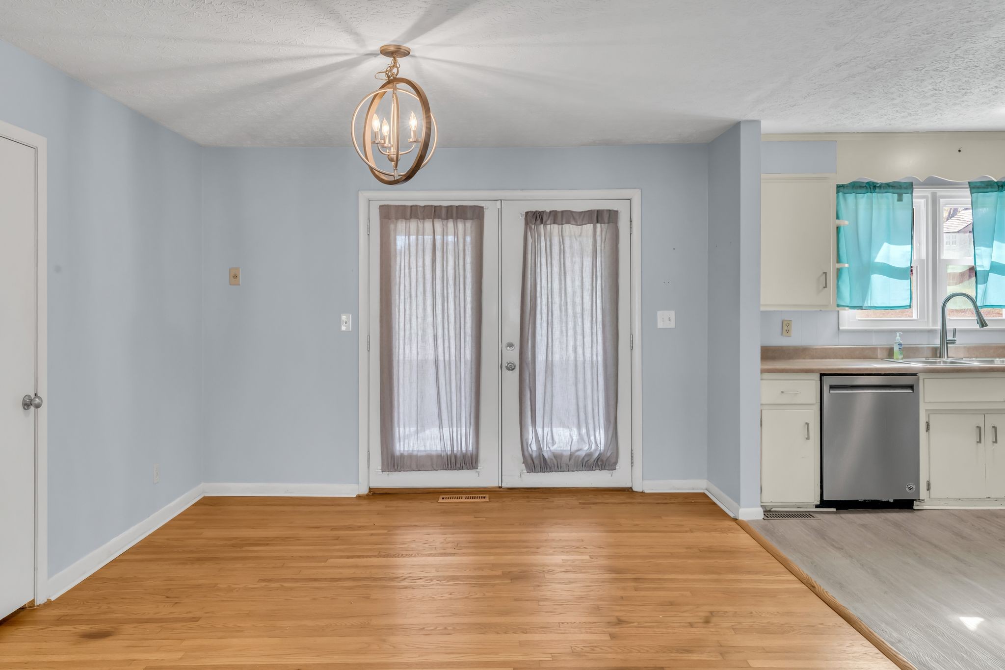 227 Hale Ave