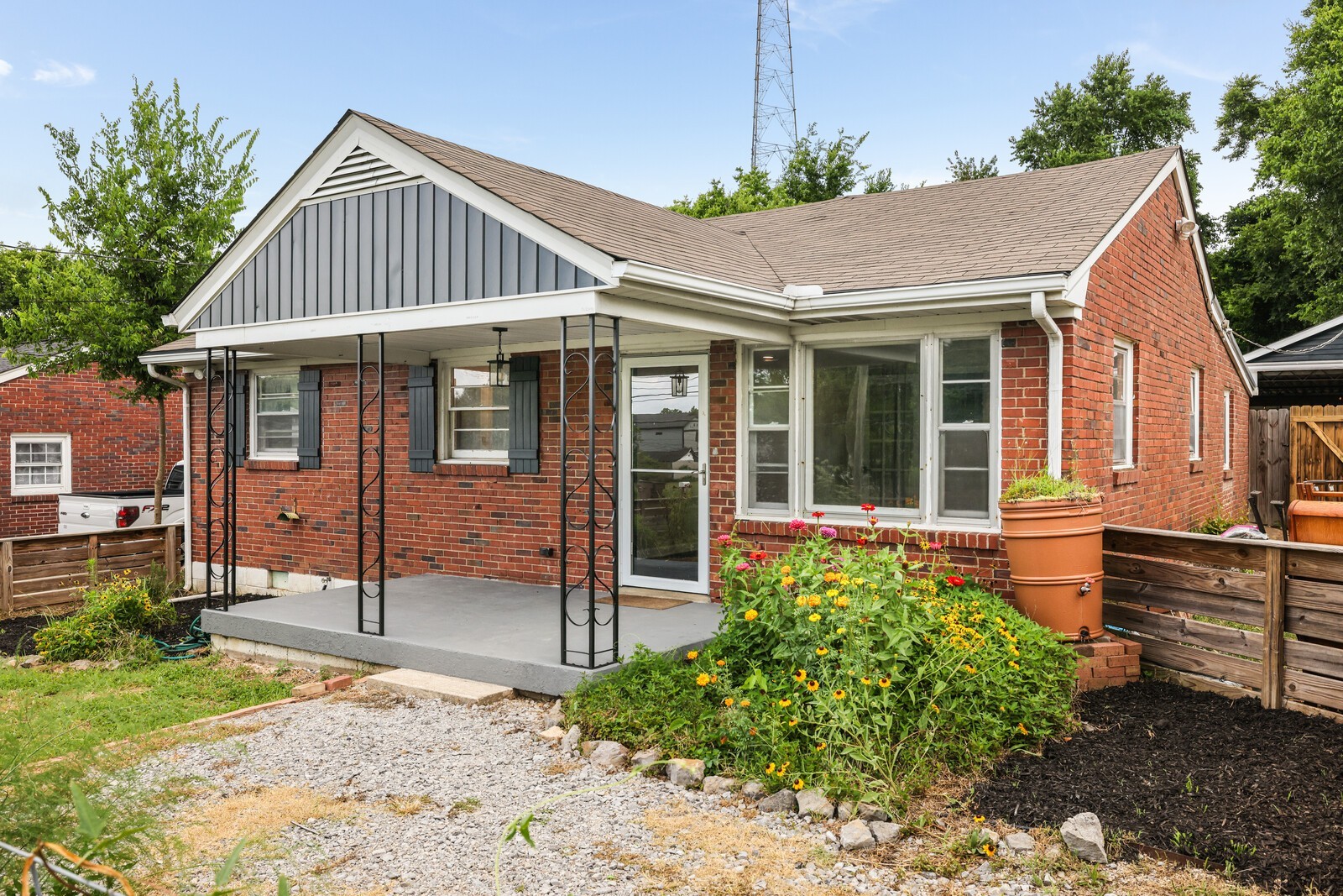 207 Maplewood Trce