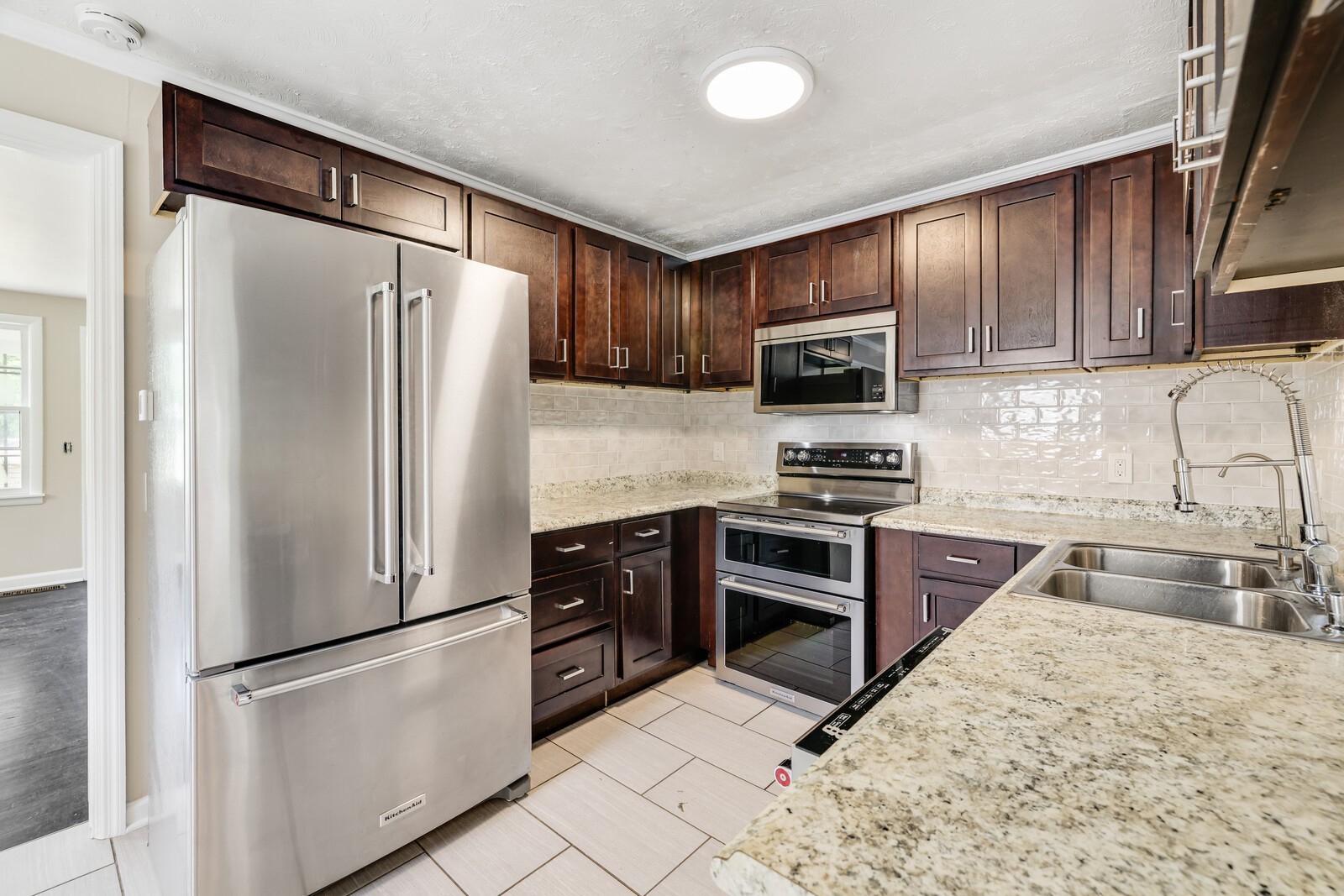 207 Maplewood Trce