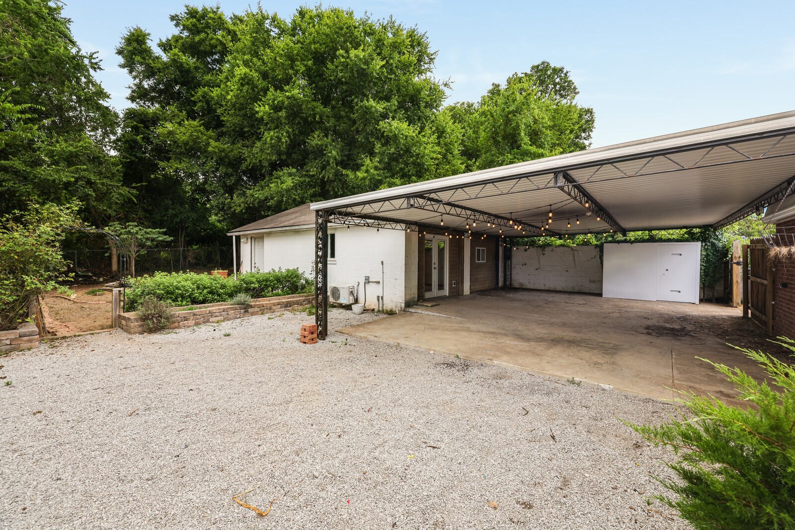 207 Maplewood Trce