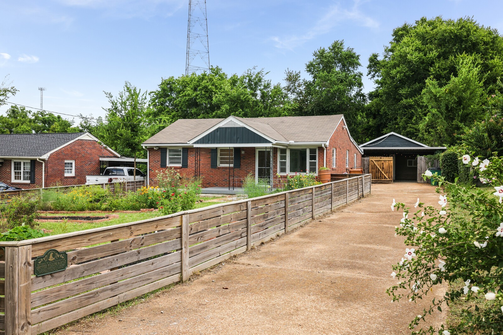207 Maplewood Trce