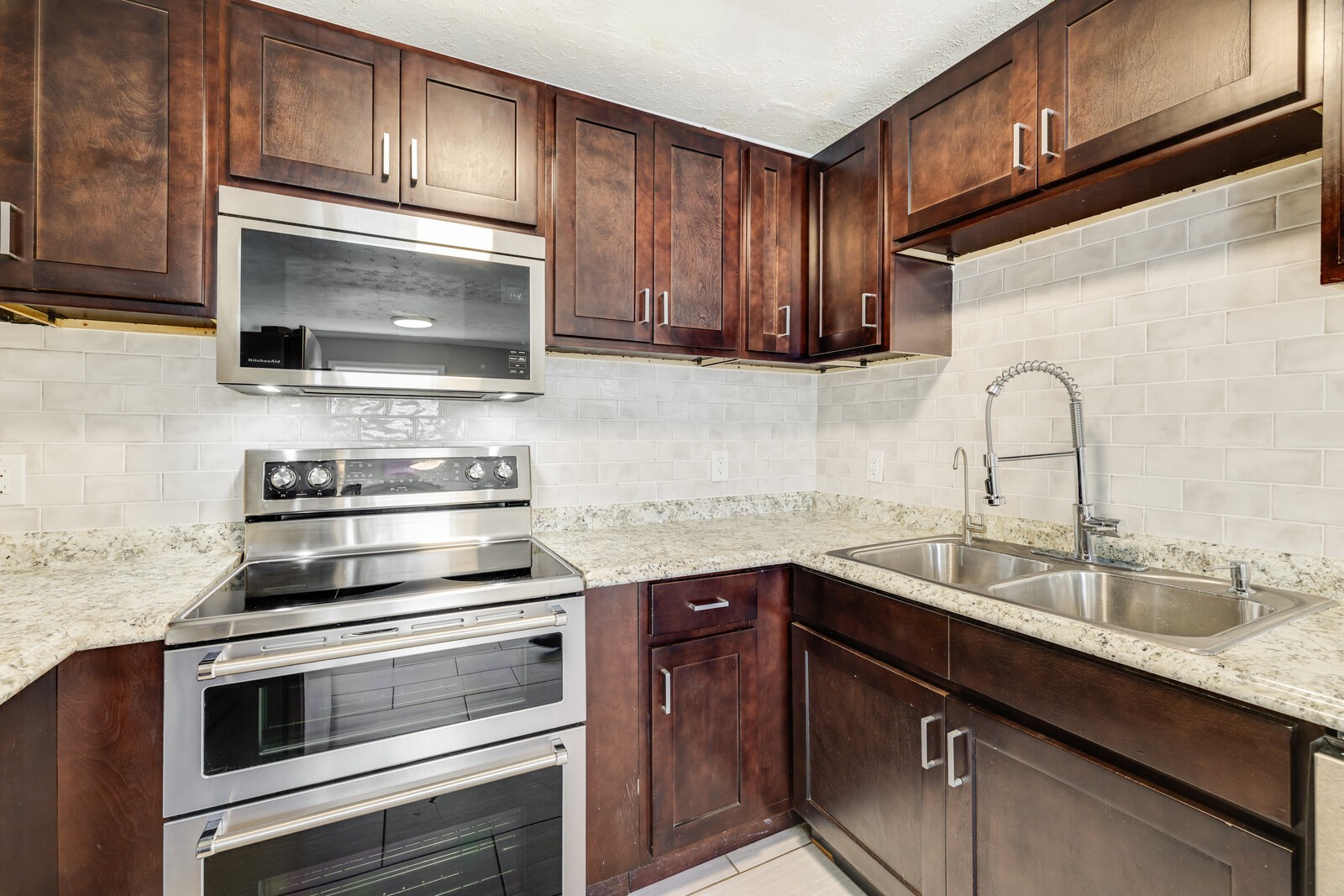 207 Maplewood Trce