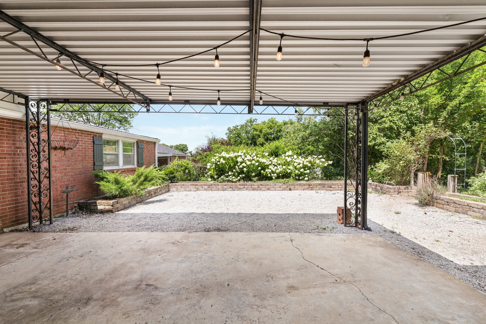 207 Maplewood Trce