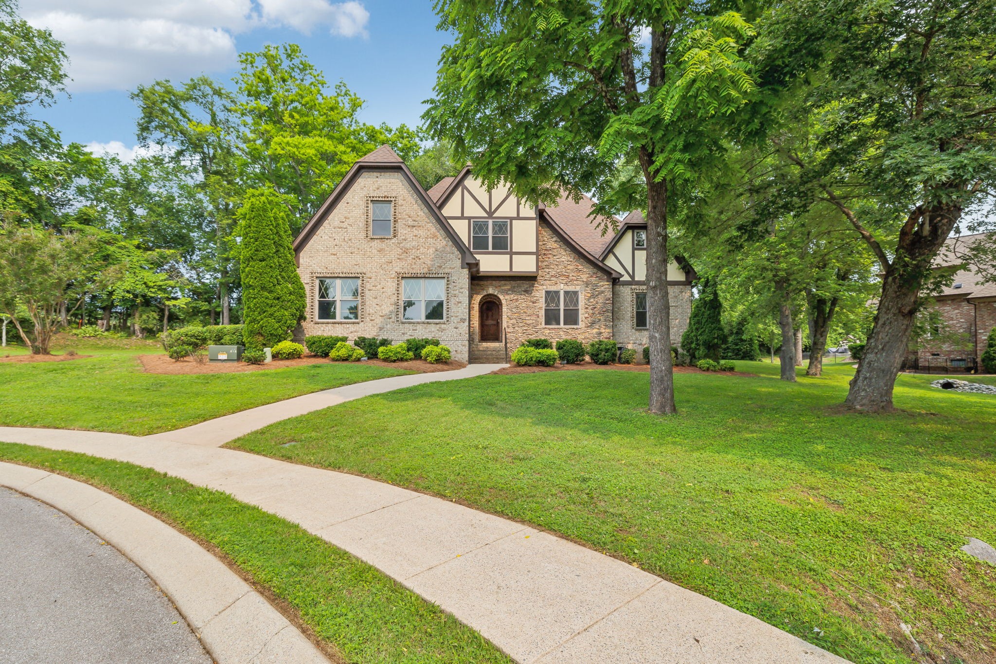 2001 Lynnhaven Ct