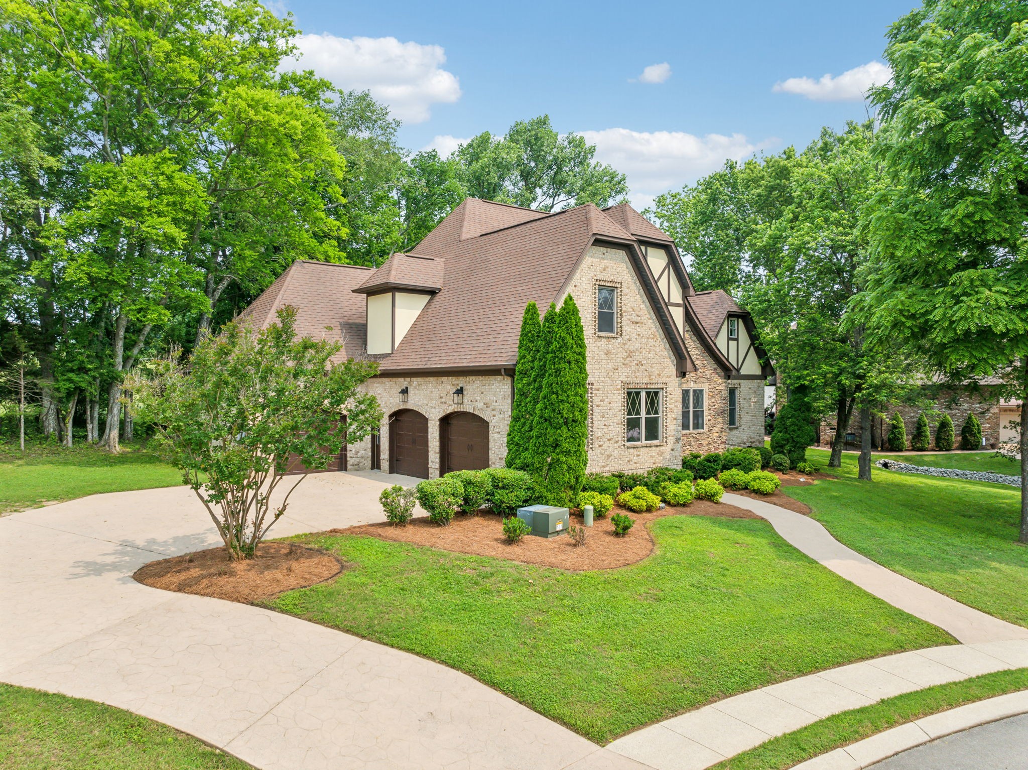 2001 Lynnhaven Ct