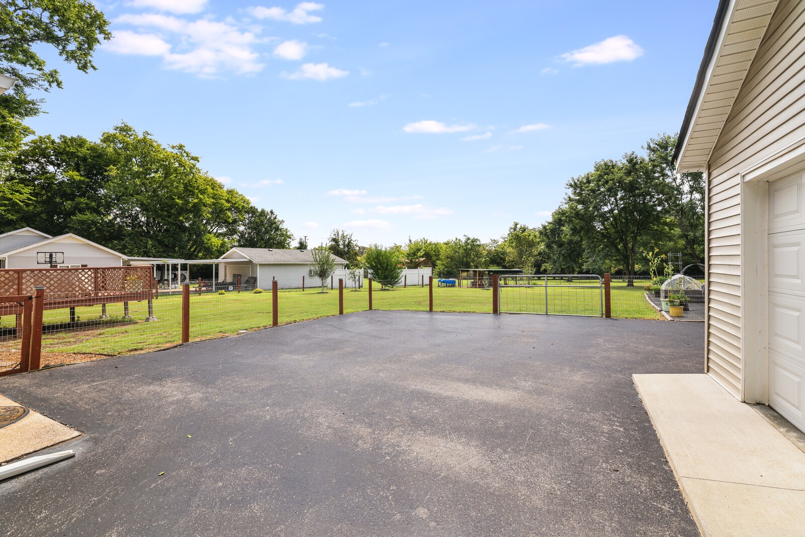 141 Stones River Ln