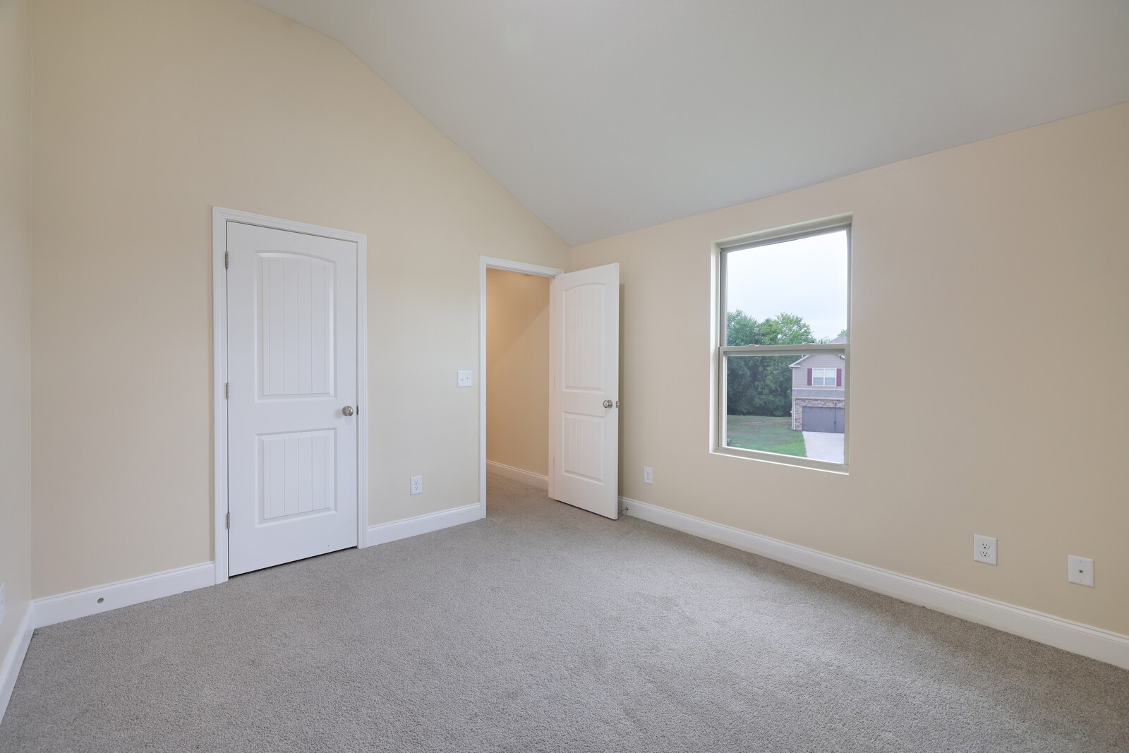 2208 Viking Ct