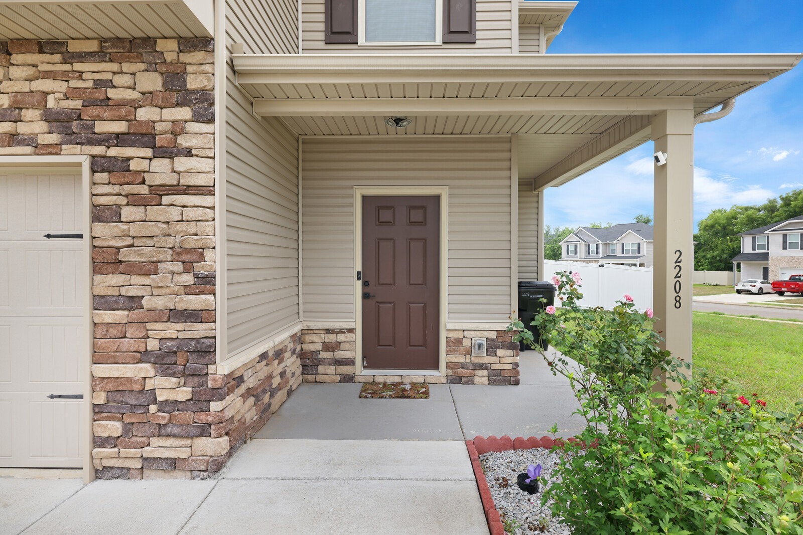 2208 Viking Ct