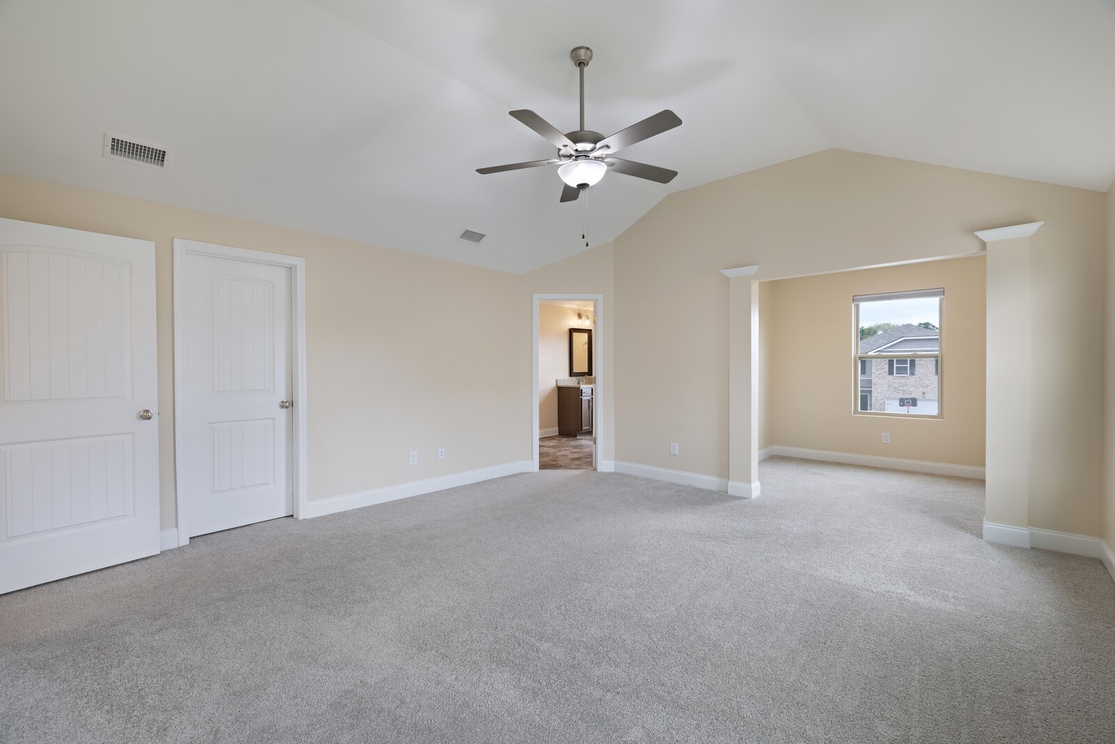 2208 Viking Ct