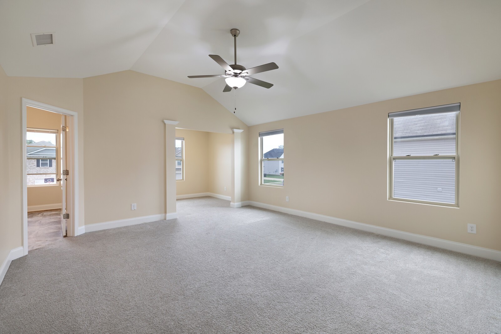 2208 Viking Ct