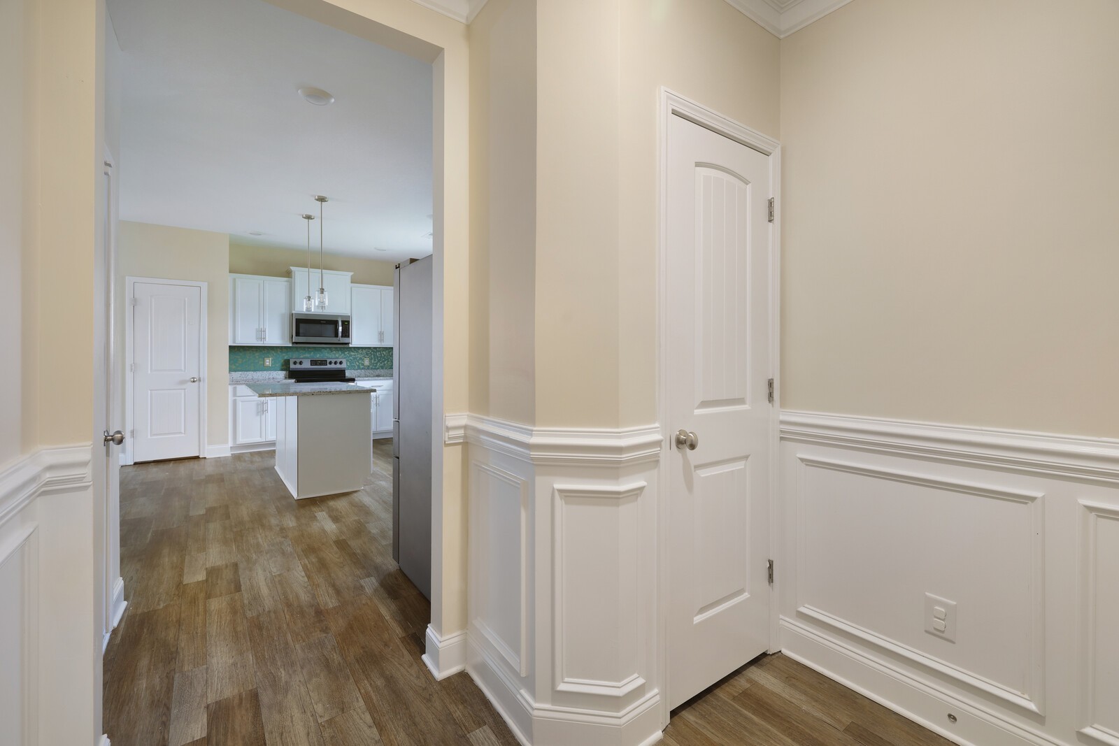 2208 Viking Ct