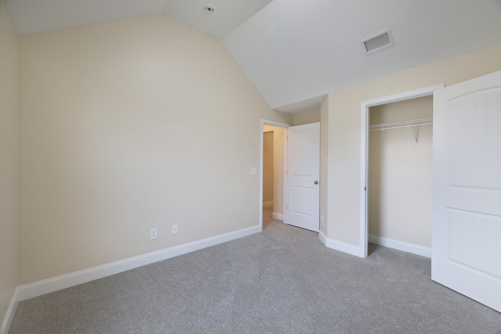 2208 Viking Ct