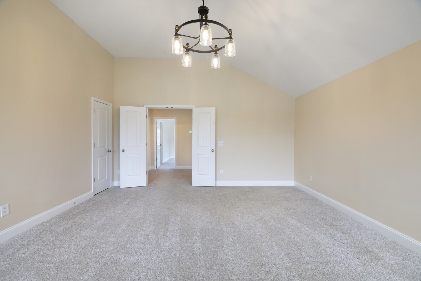 2208 Viking Ct