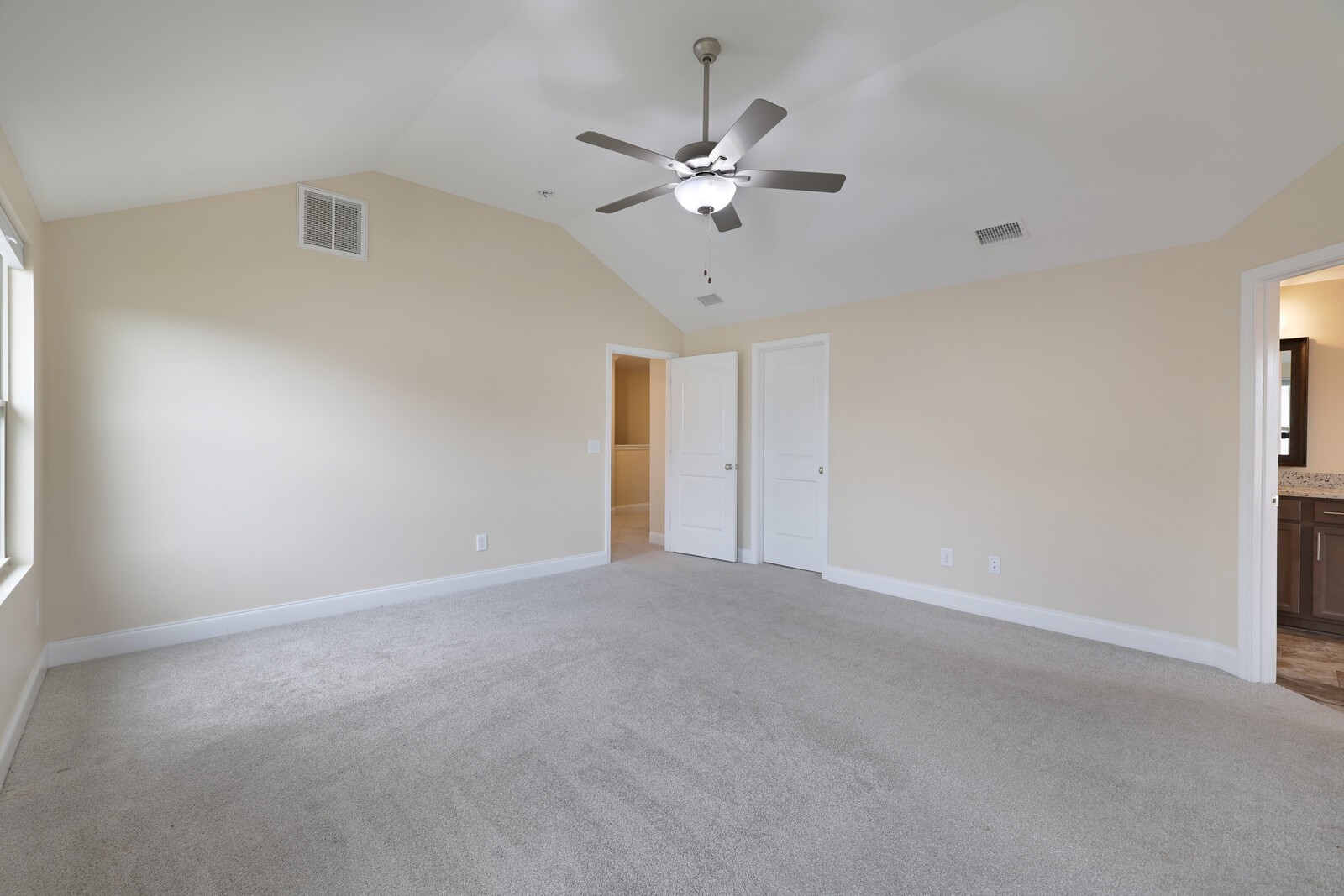 2208 Viking Ct