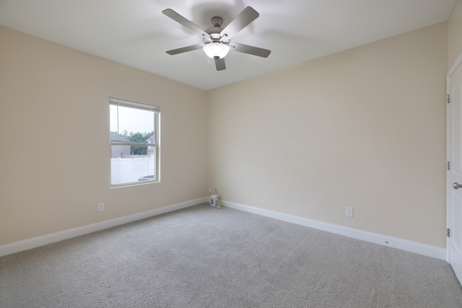 2208 Viking Ct