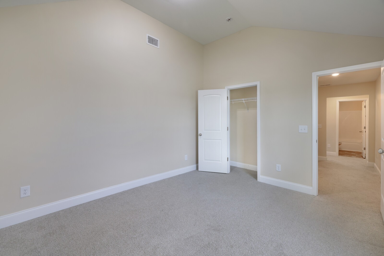 2208 Viking Ct