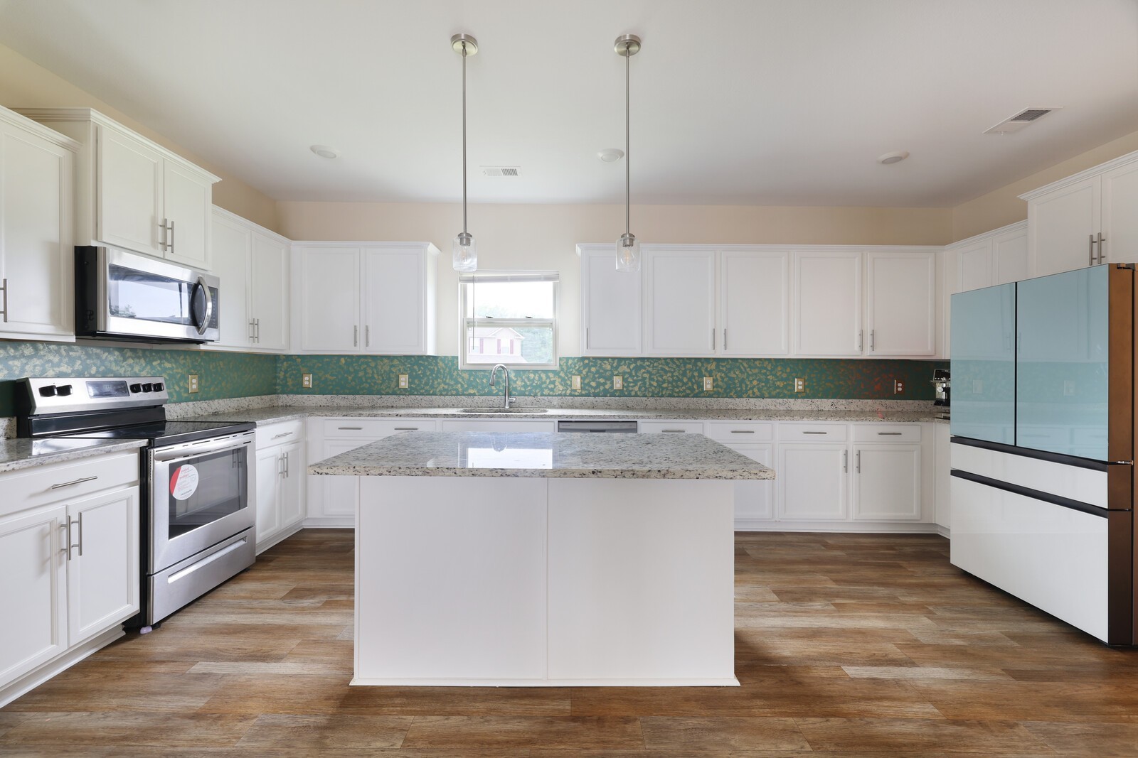 2208 Viking Ct