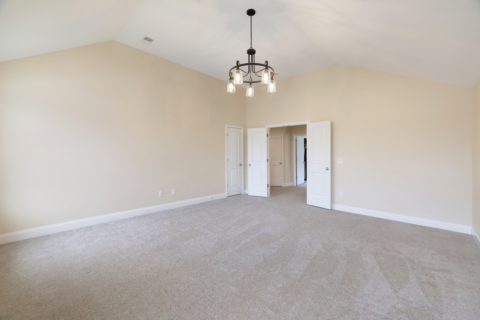 2208 Viking Ct