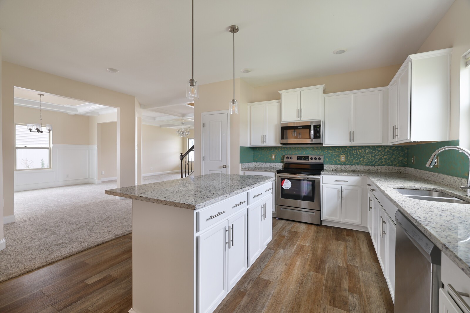 2208 Viking Ct