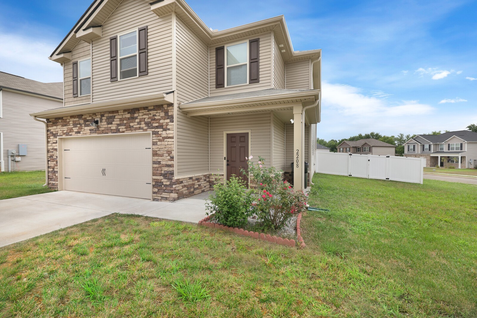 2208 Viking Ct