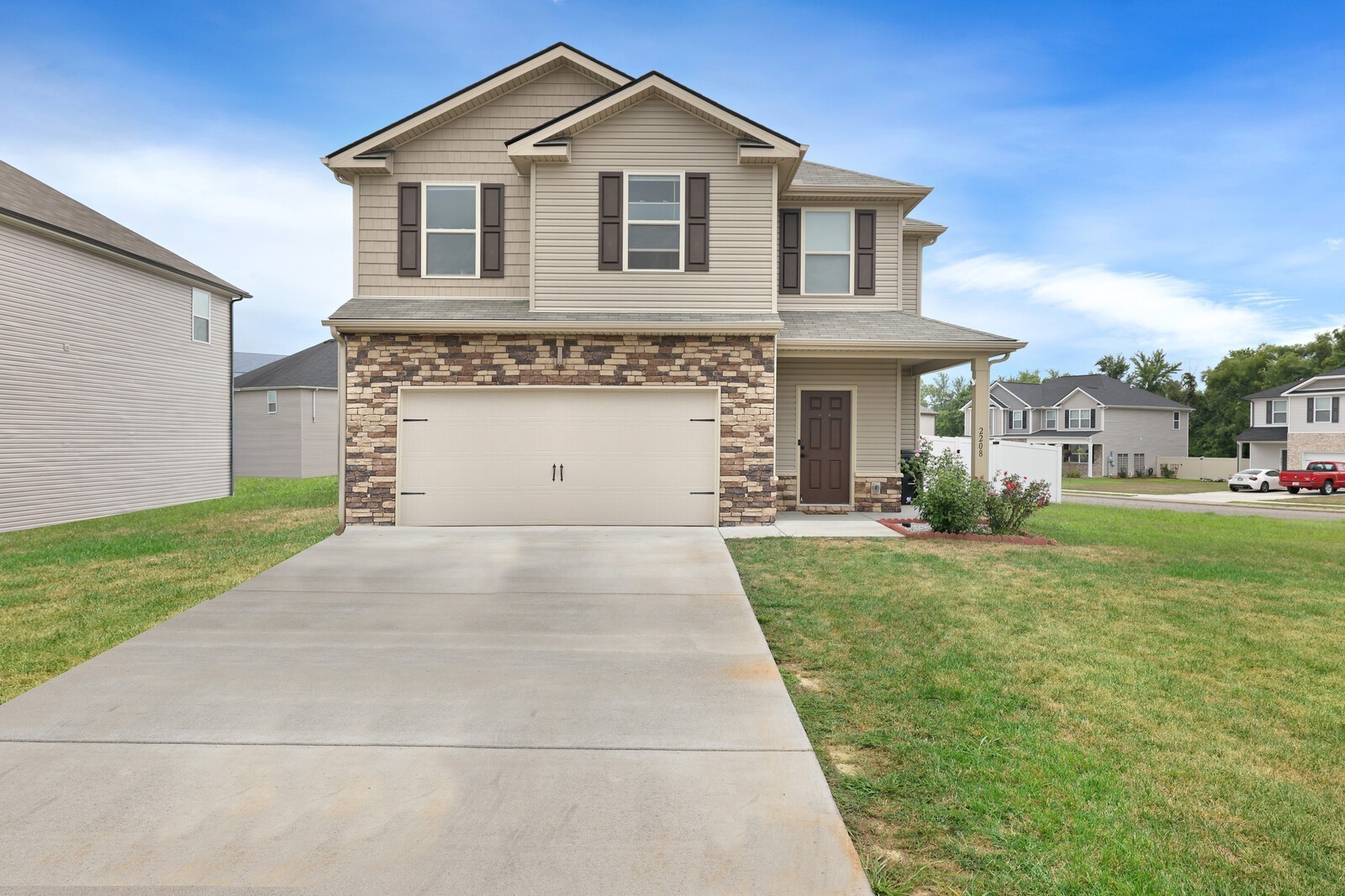 2208 Viking Ct