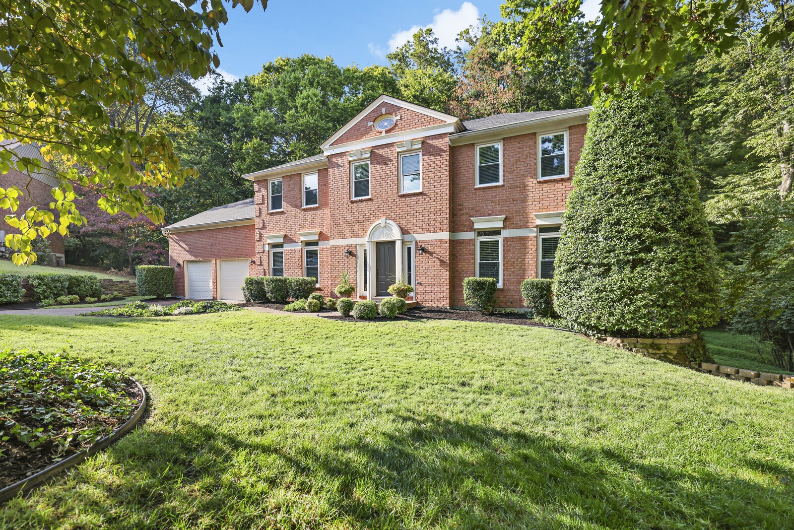 700 Highland View Pl