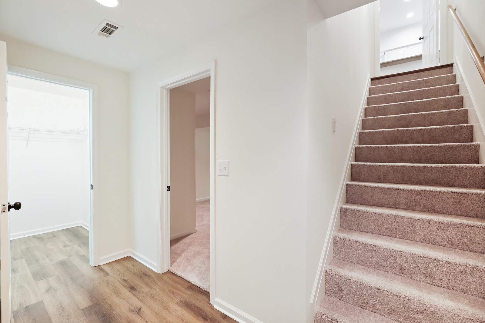 700 Highland View Pl