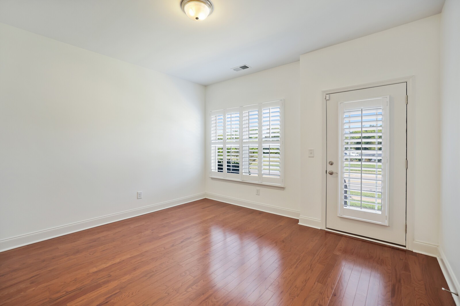 304 Thesing Ct