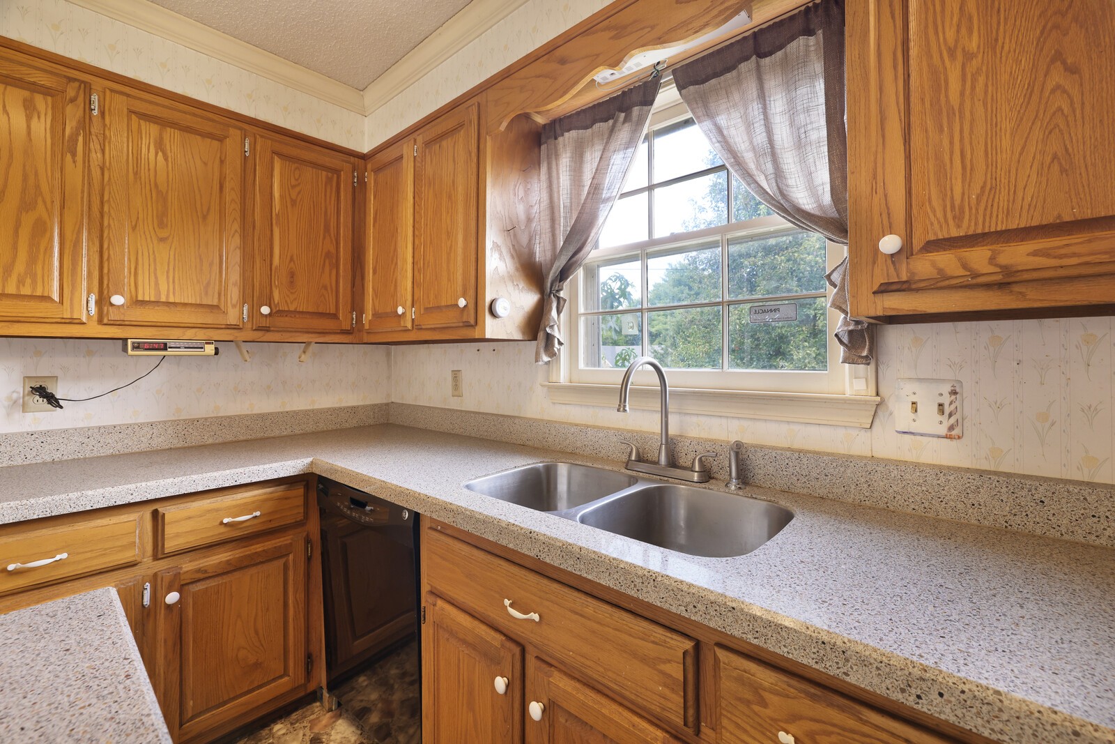 1621 Lillian Cir